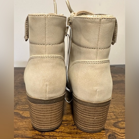 Pop Girls Bone Venti Block Heel Lace Up Boots NWT Various Sizes - Picture 7 of 9